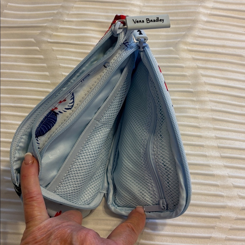 Vera Bradley make up Sea Adventure Pouch - Blue and Rednew without tags - Picture 3 of 4